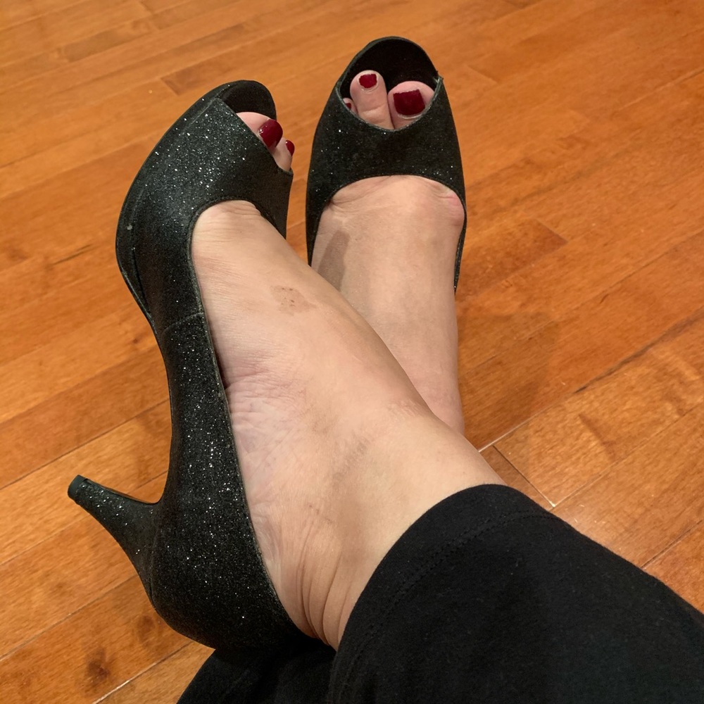 Bandolino Peep Toe Pumps